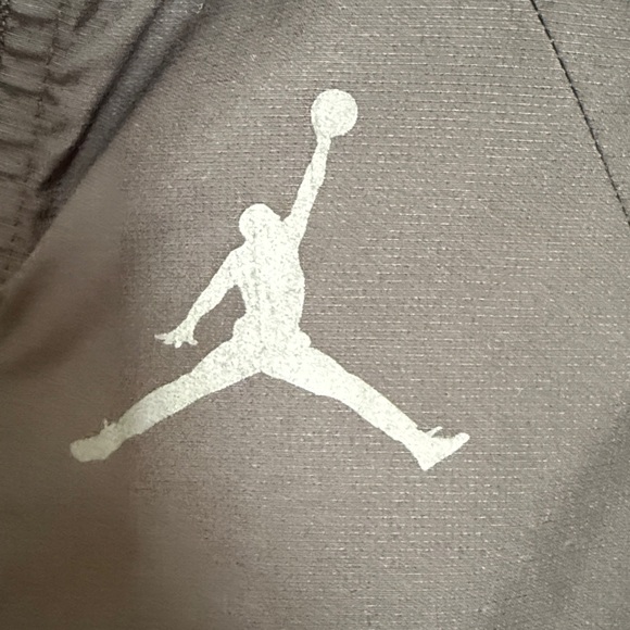 Youth Jordan Black Jacket - New w/o tags
Size L 12/13 - Picture 3 of 4